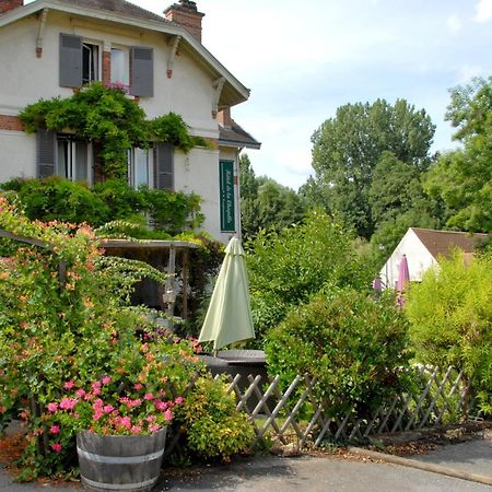 Logis Hotel De La Chapelle Milon-la-Chapelle Bagian luar foto