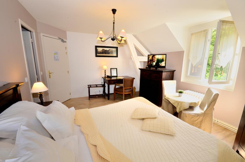 Logis Hotel De La Chapelle Milon-la-Chapelle Bagian luar foto