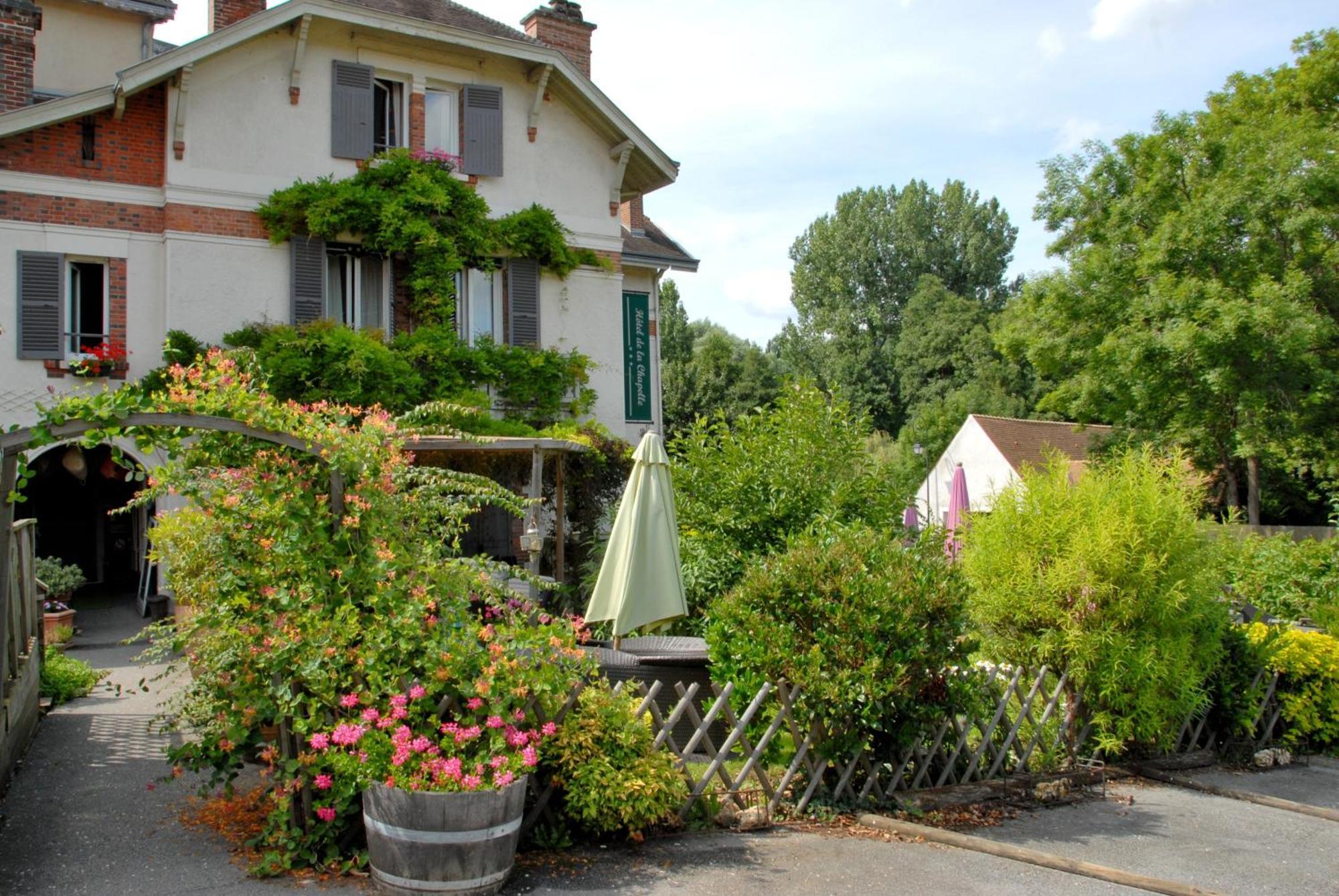 Logis Hotel De La Chapelle Milon-la-Chapelle Bagian luar foto